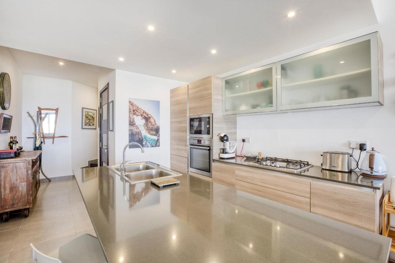 Apartment With Pool-Hosted By Sweetstay Zebbug  Экстерьер фото